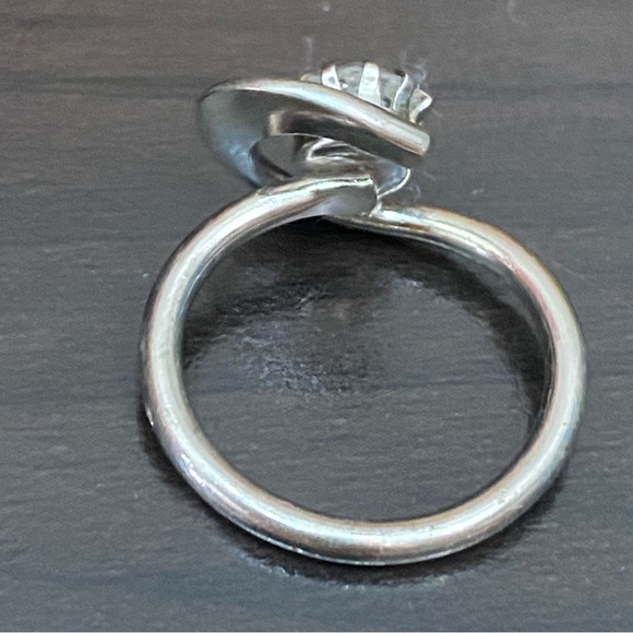 Silver-tone Clear CZ Stone Swirl Ring Size 6 - Picture 7 of 15